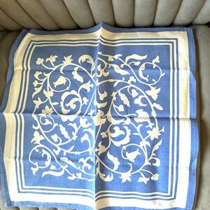 4 New Cost Plus Dinner Napkins 100% Cotton Purple & White Floral plus 1 used one